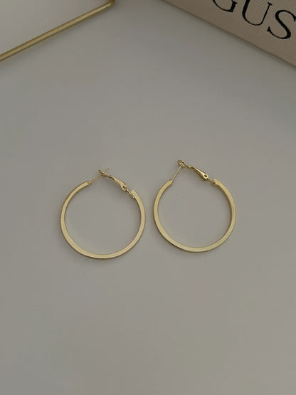Gold Rengi Düz Halka Kadın Küpe