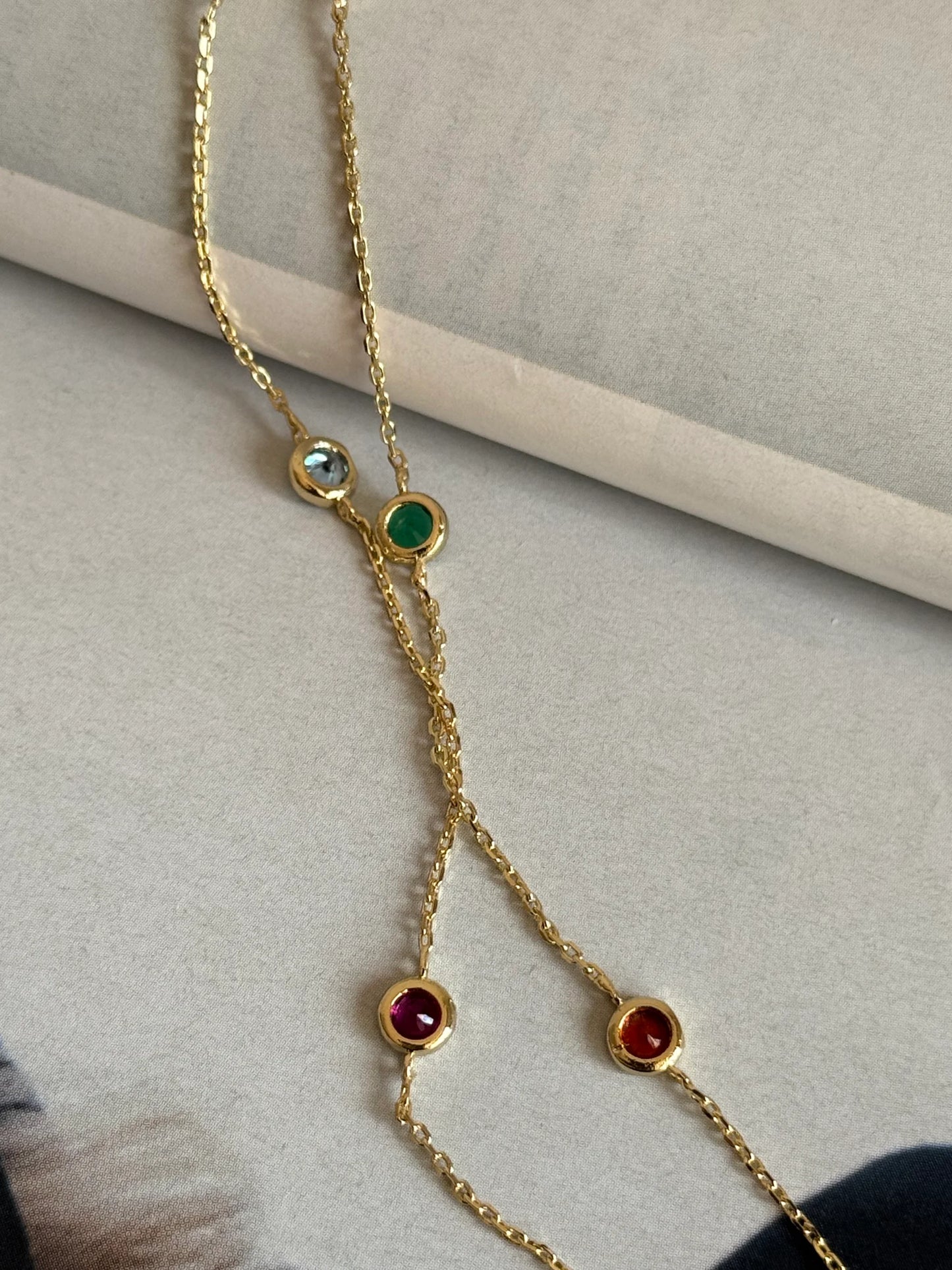 Gold Rengi Renkli Yuvarlak Taşlı İki Sıra Kadın Kolye