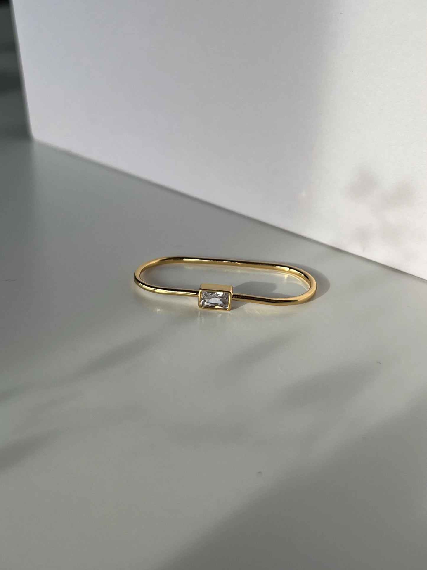 Gold Rengi Zirkon Taşlı Geniş Yüzük