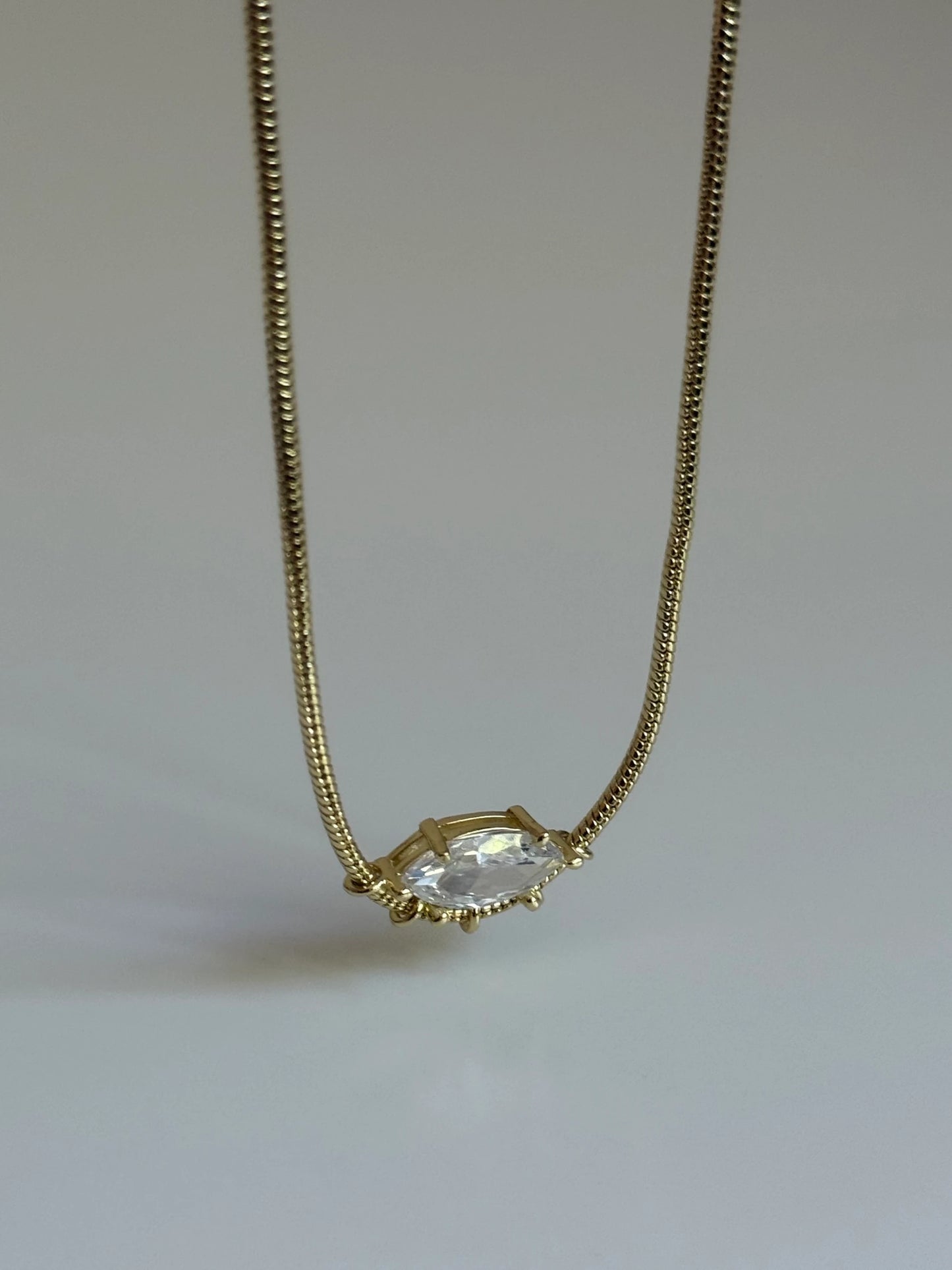 Gold Rengi Markiz Model Kadın Kolye