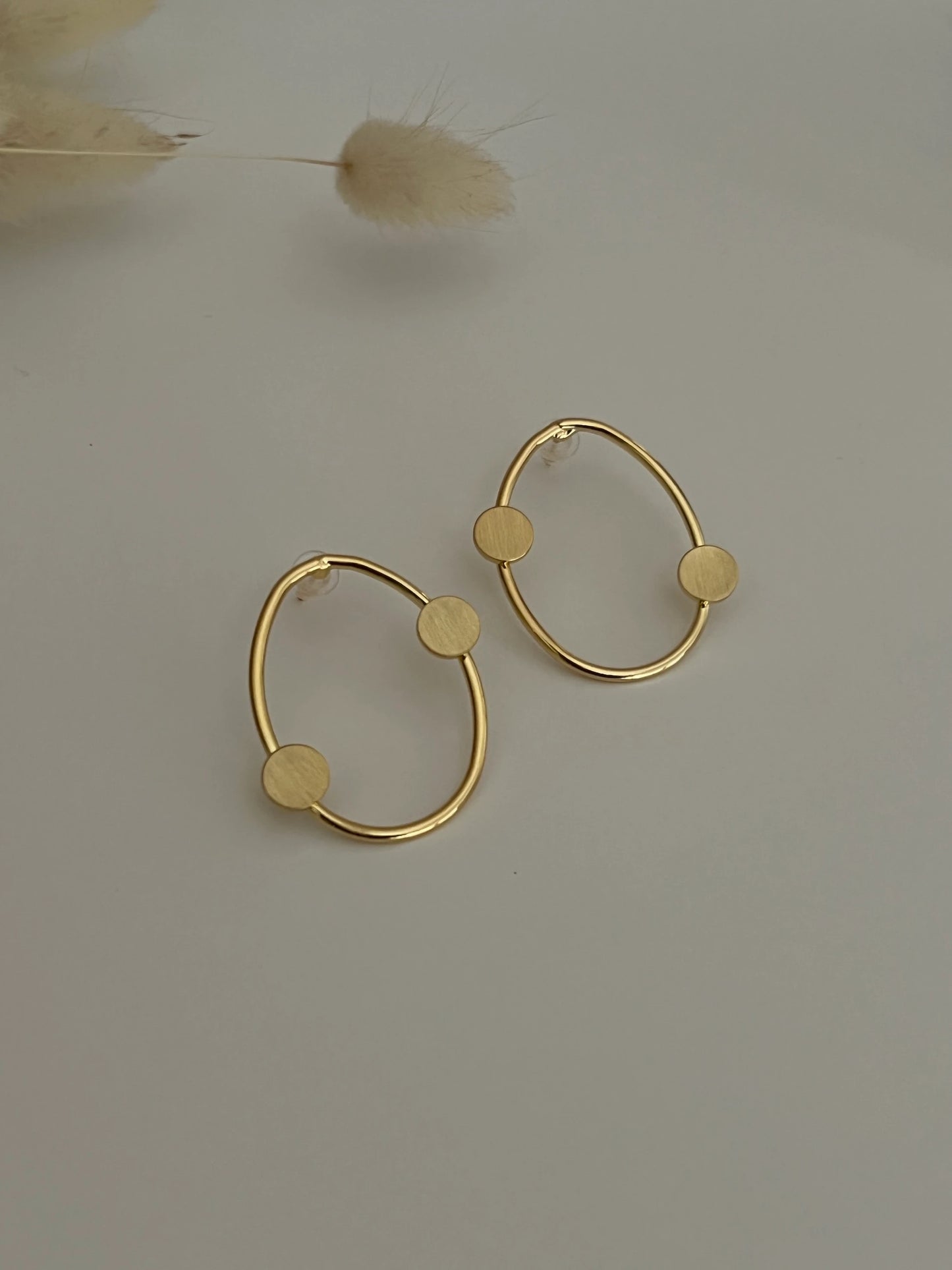 Gold Rengi Yuvarlak Kadın Küpe