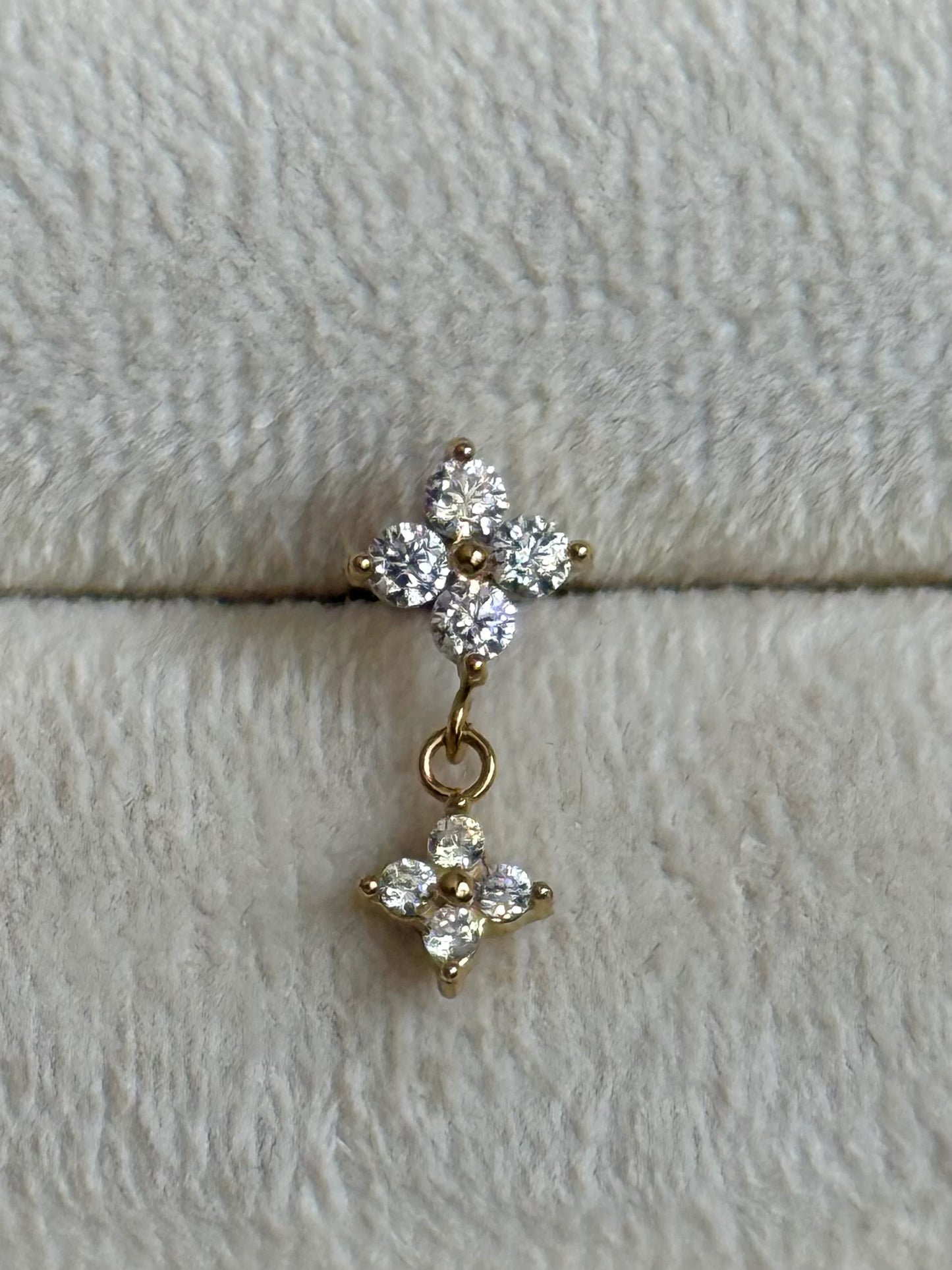 Gold Rengi Çiçek Model Çelik Piercing