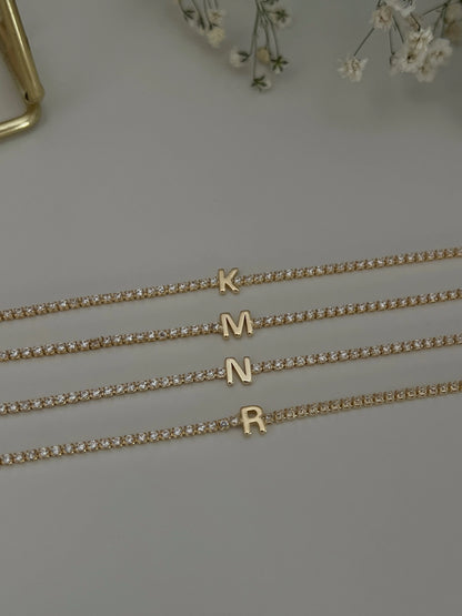 Gold Rengi Zirkon Taşlı Harf Kadın Bileklik