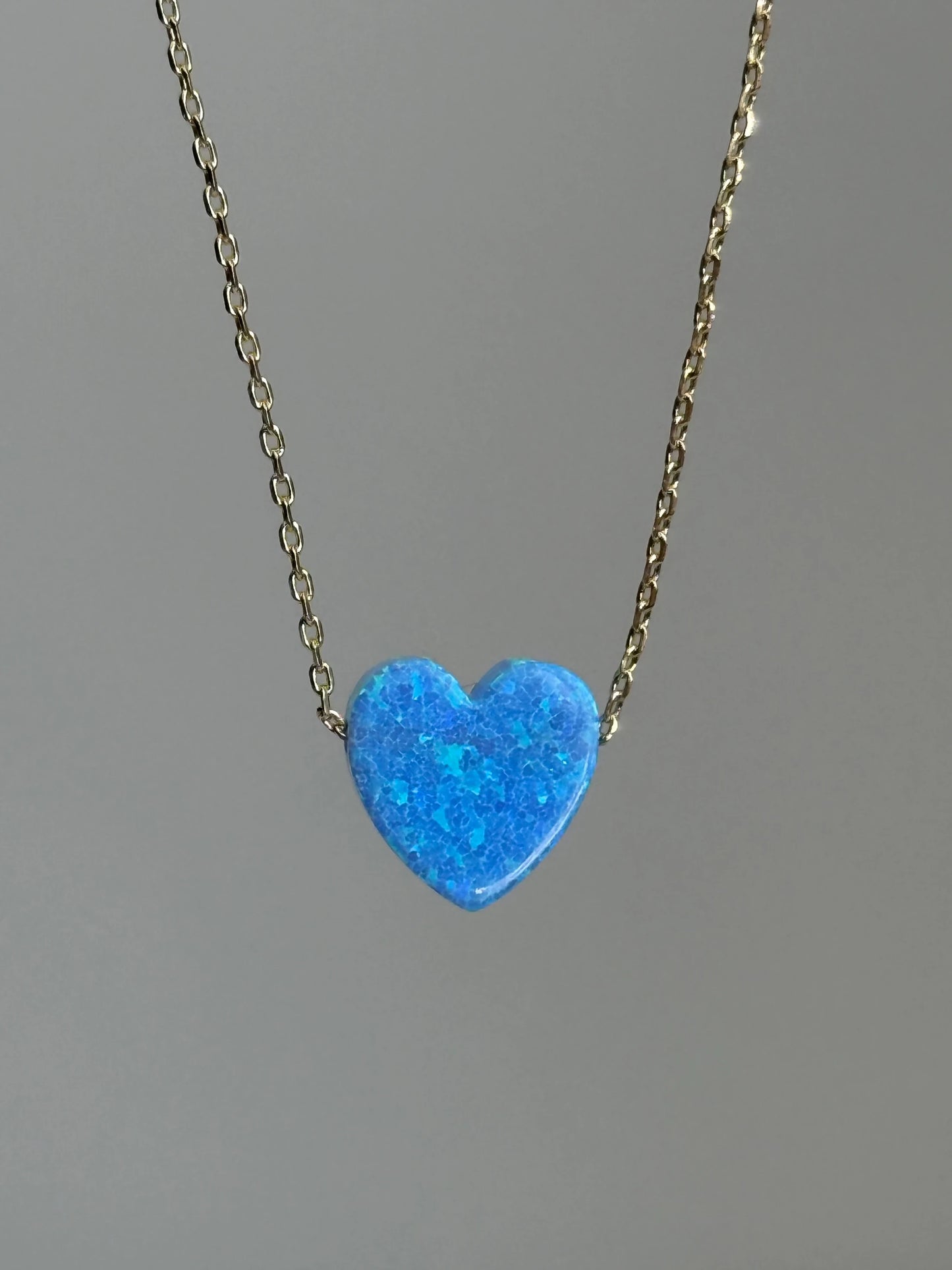 Gold Rengi Zincirli Opal Taşlı Kalp Model Kadın Kolye