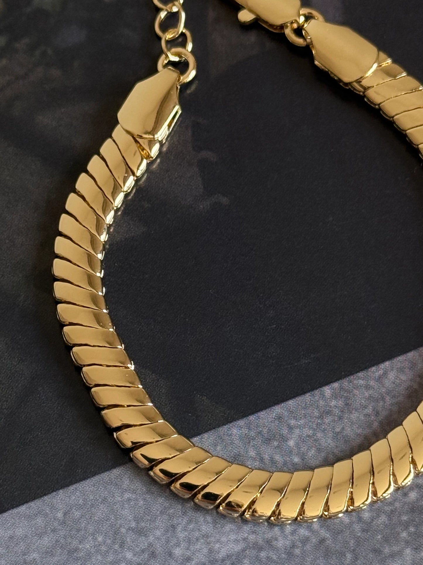 Gold Rengi Kadın Bileklik