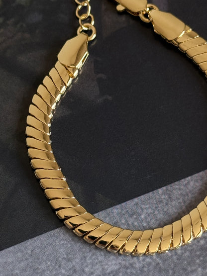 Gold Rengi Kadın Bileklik