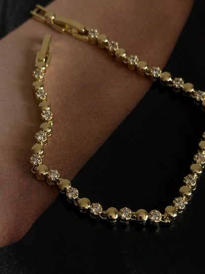 Gold Rengi Sıralı Yuvarlak Model Kadın Bileklik