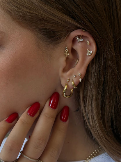 Gold Rengi Taşlı Vertical Helix Piercing