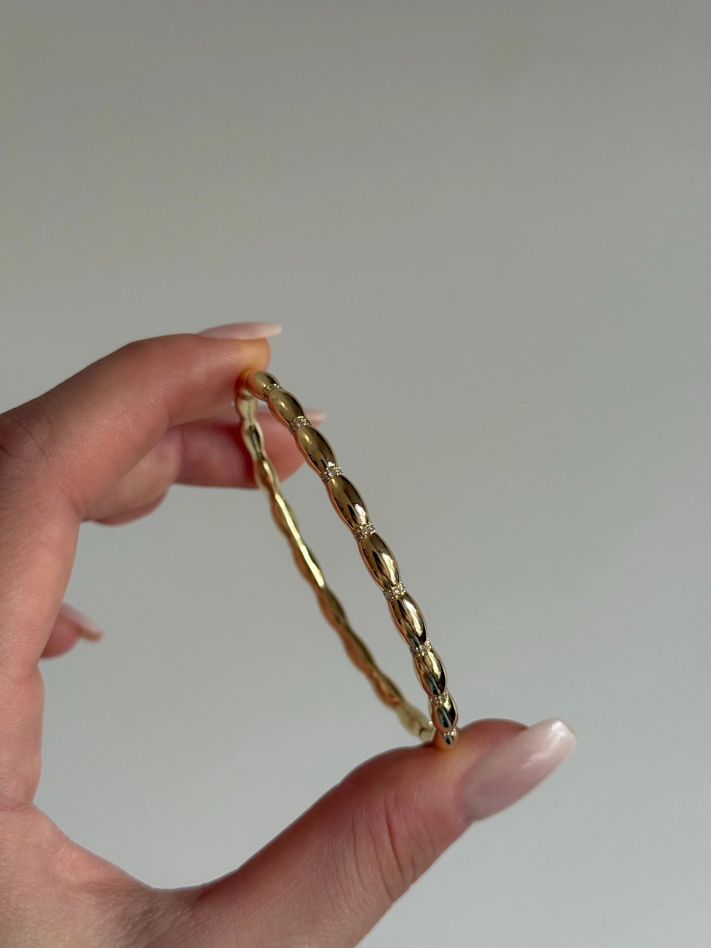 Gold Rengi Zirkon Taşlı Balon Model Kadın Kelepçe Bileklik