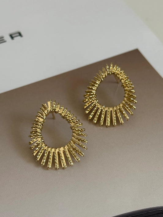 Gold Rengi Çubuklu Model Kadın Küp