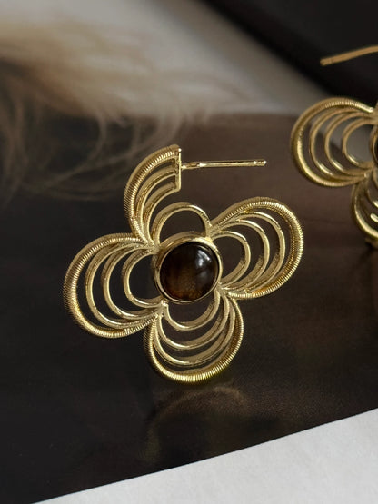 Gold Rengi Oval Yapraklı Kahverengi Taşlı Kadın Küpe
