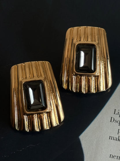Gold Rengi Tırtıklı Model Renkli Taşlı Kadın Küpe