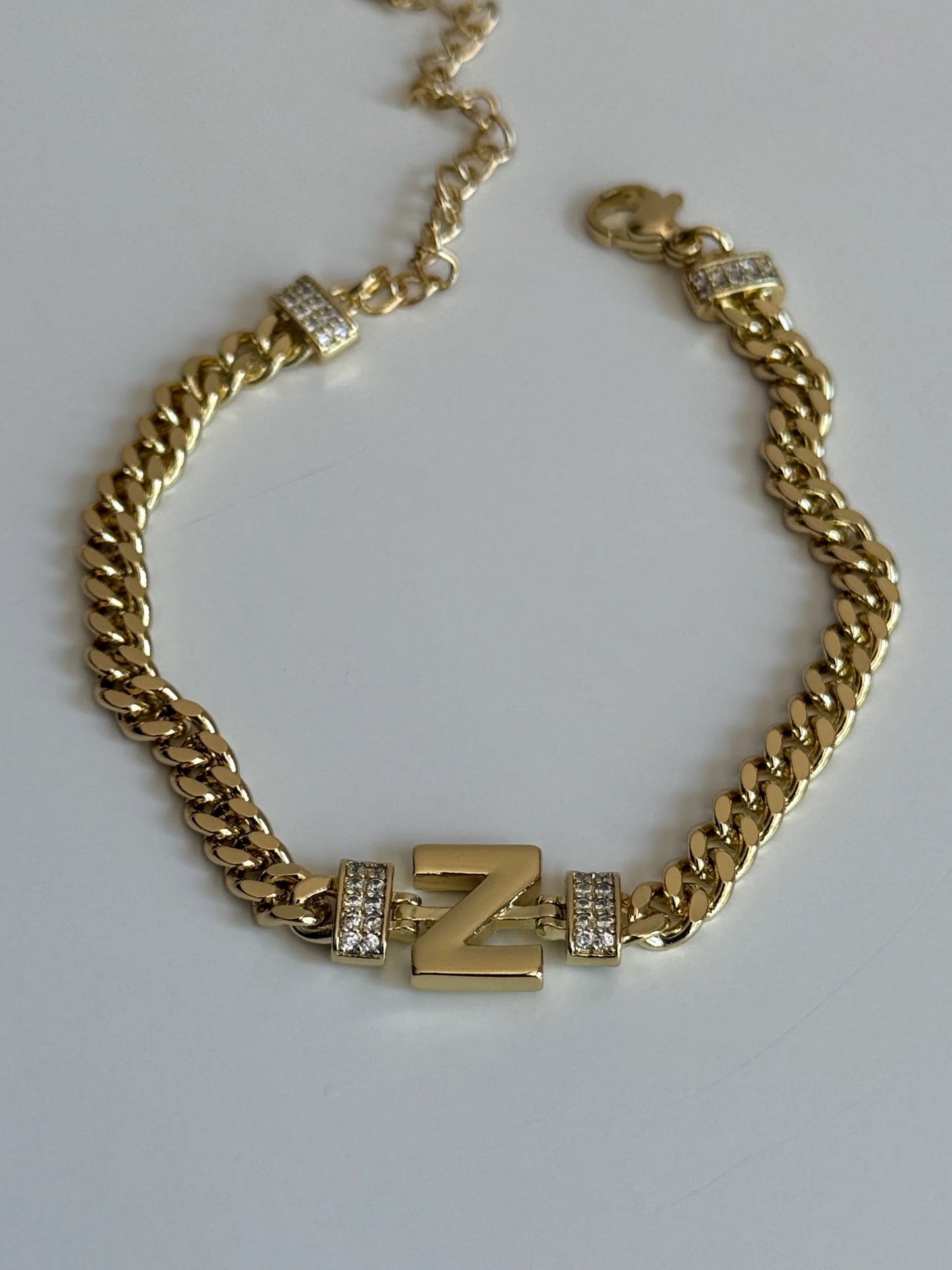 Gold Rengi Zincir Model Harfli Kadın Bileklik