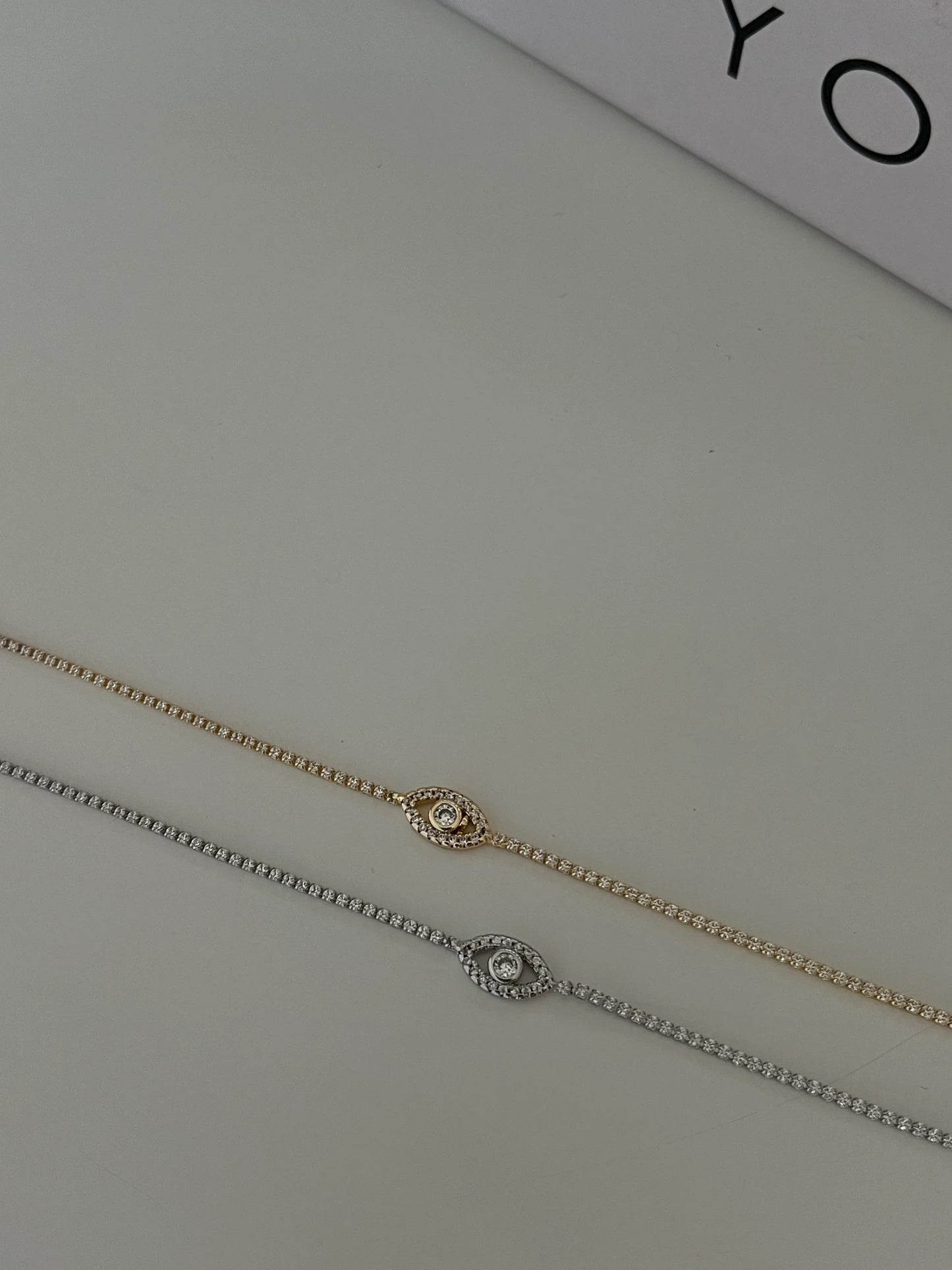 Zirkon Taşlı Göz Figürlü Kadın Bileklik