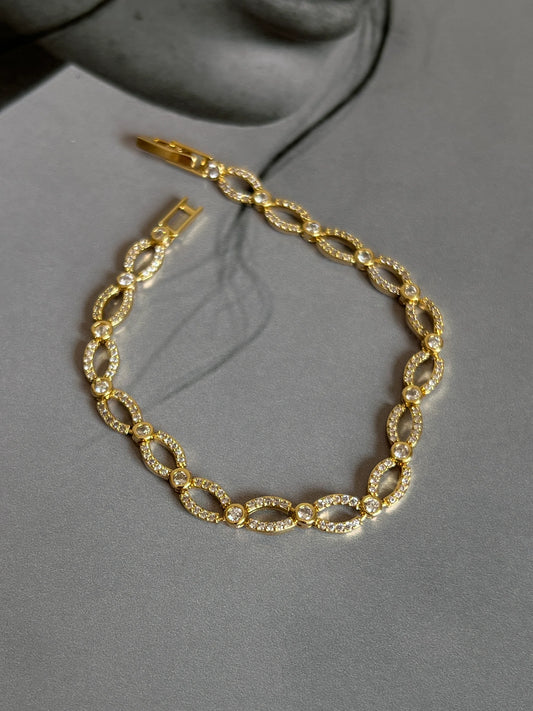 Gold Rengi Zirkon Taşlı Sıralı Halka Kadın Bileklik