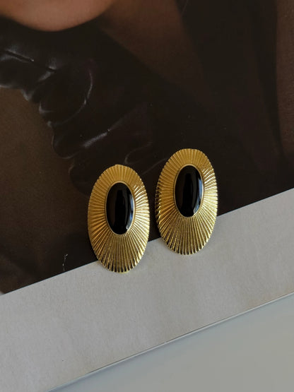 Gold Rengi Renkli Taşlı Elips Model Kadın Küpe