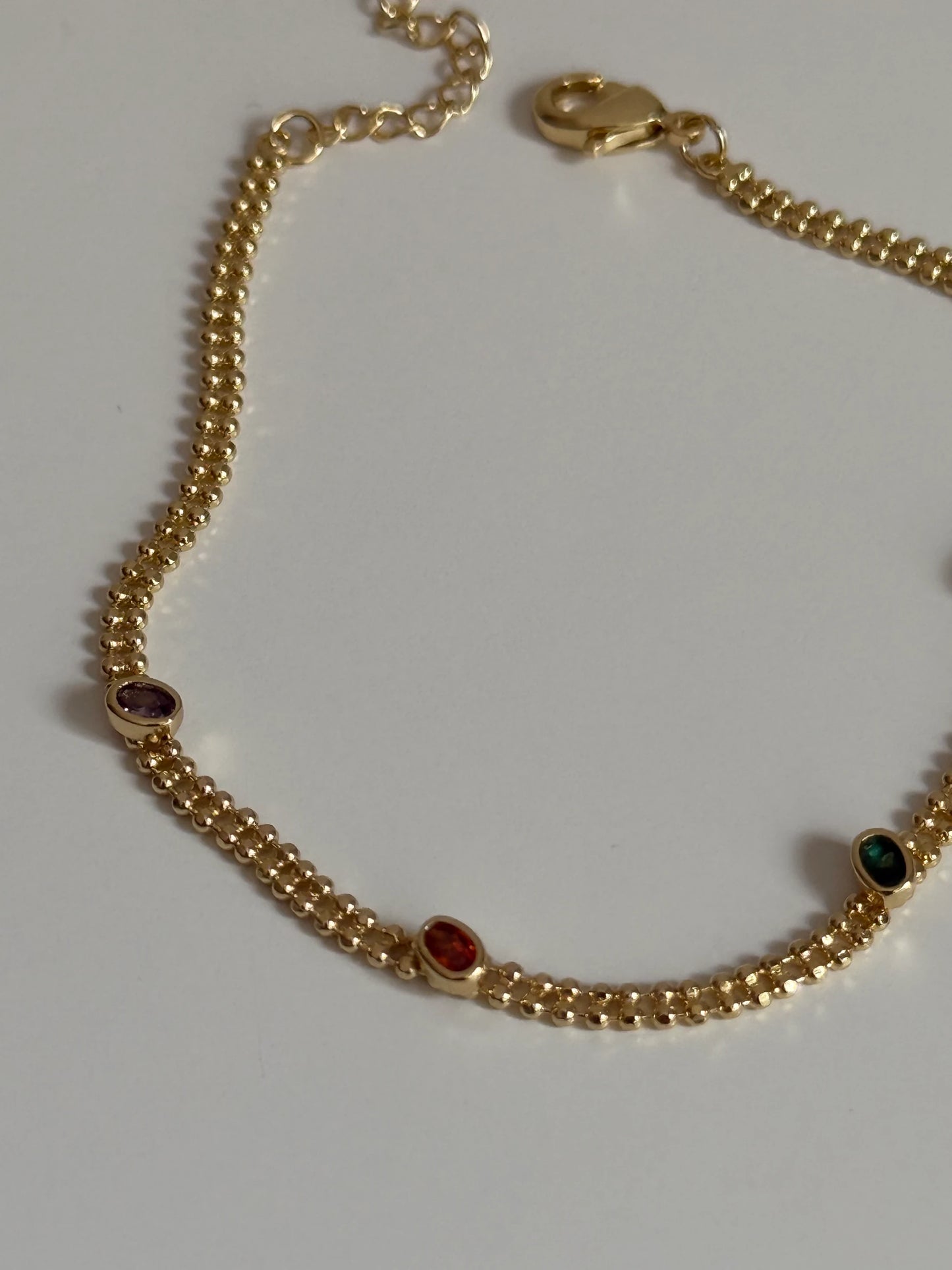 Gold Rengi Renkli Taşlı Kadın Bileklik