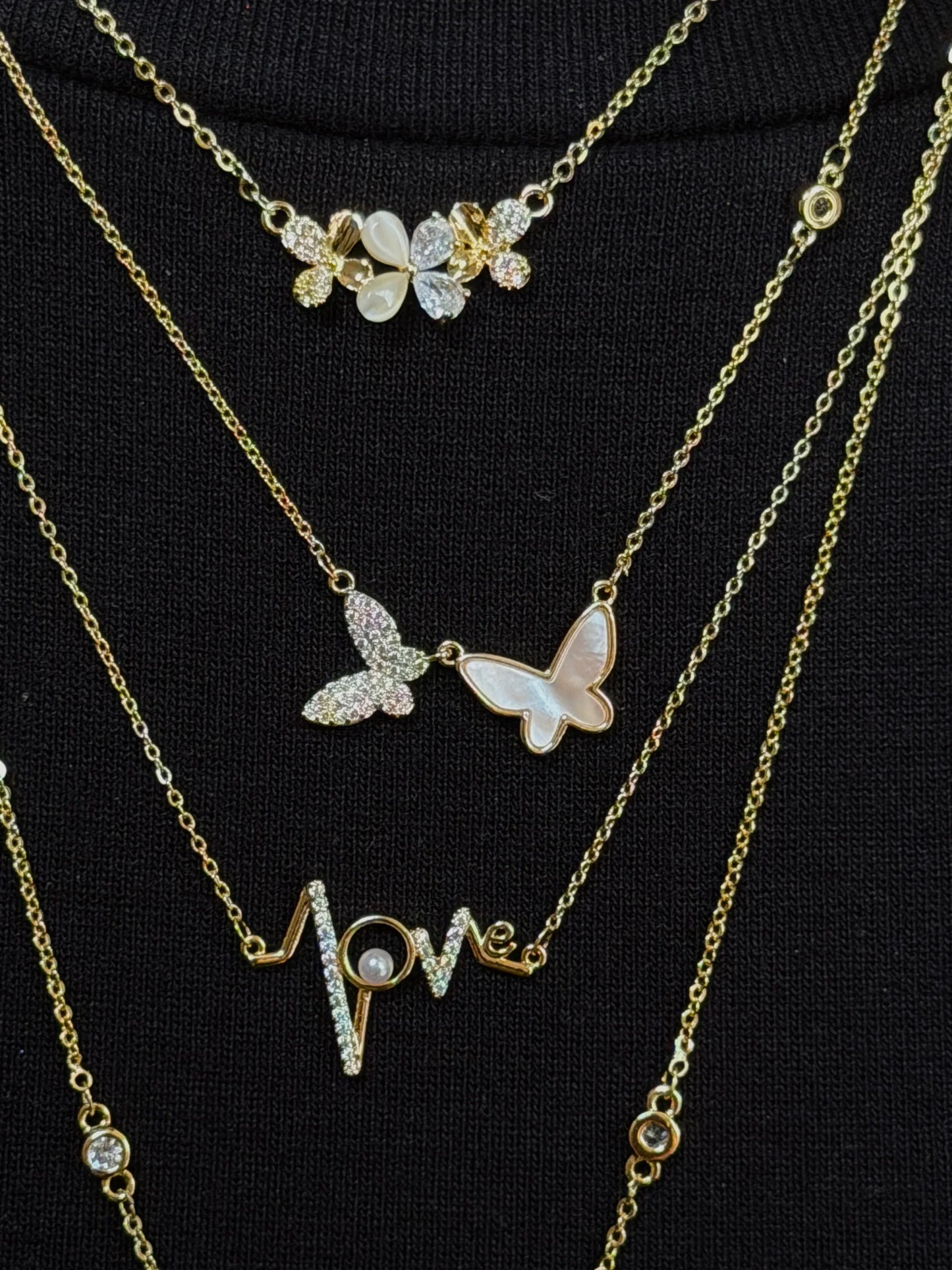 Gold Rengi Zikzak Model Kadın Kolye