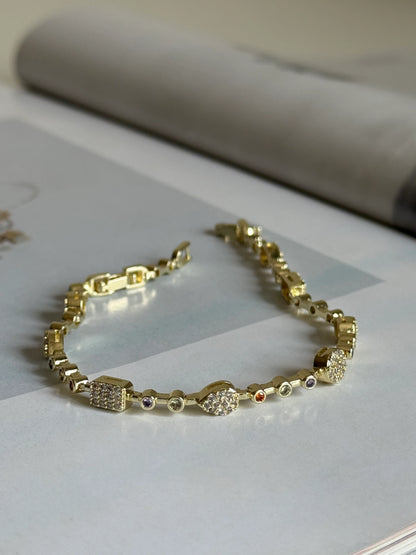 Gold Rengi Renkli Taşlı Kadın Bileklik