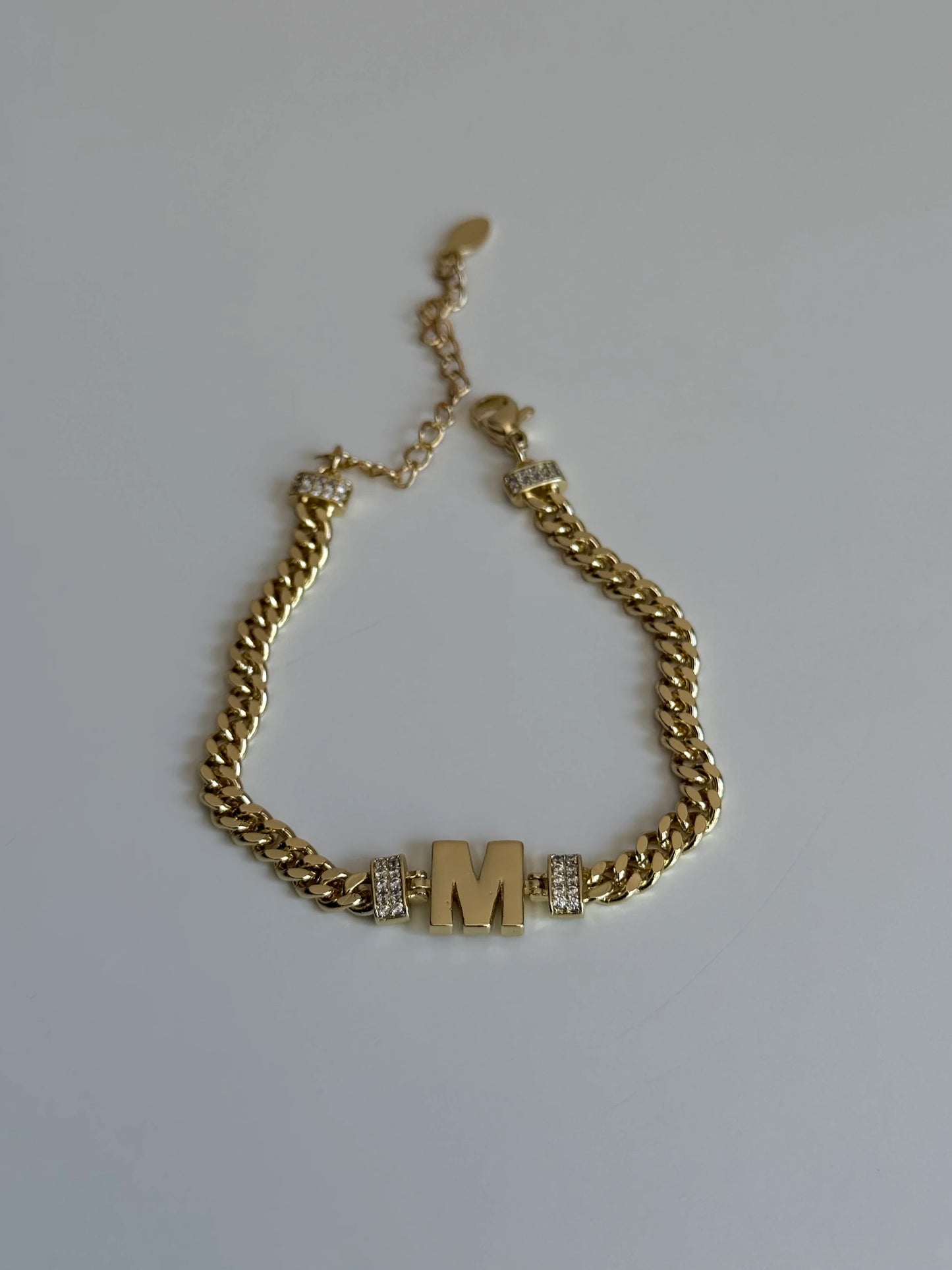 Gold Rengi Zincir Model Harfli Kadın Bileklik