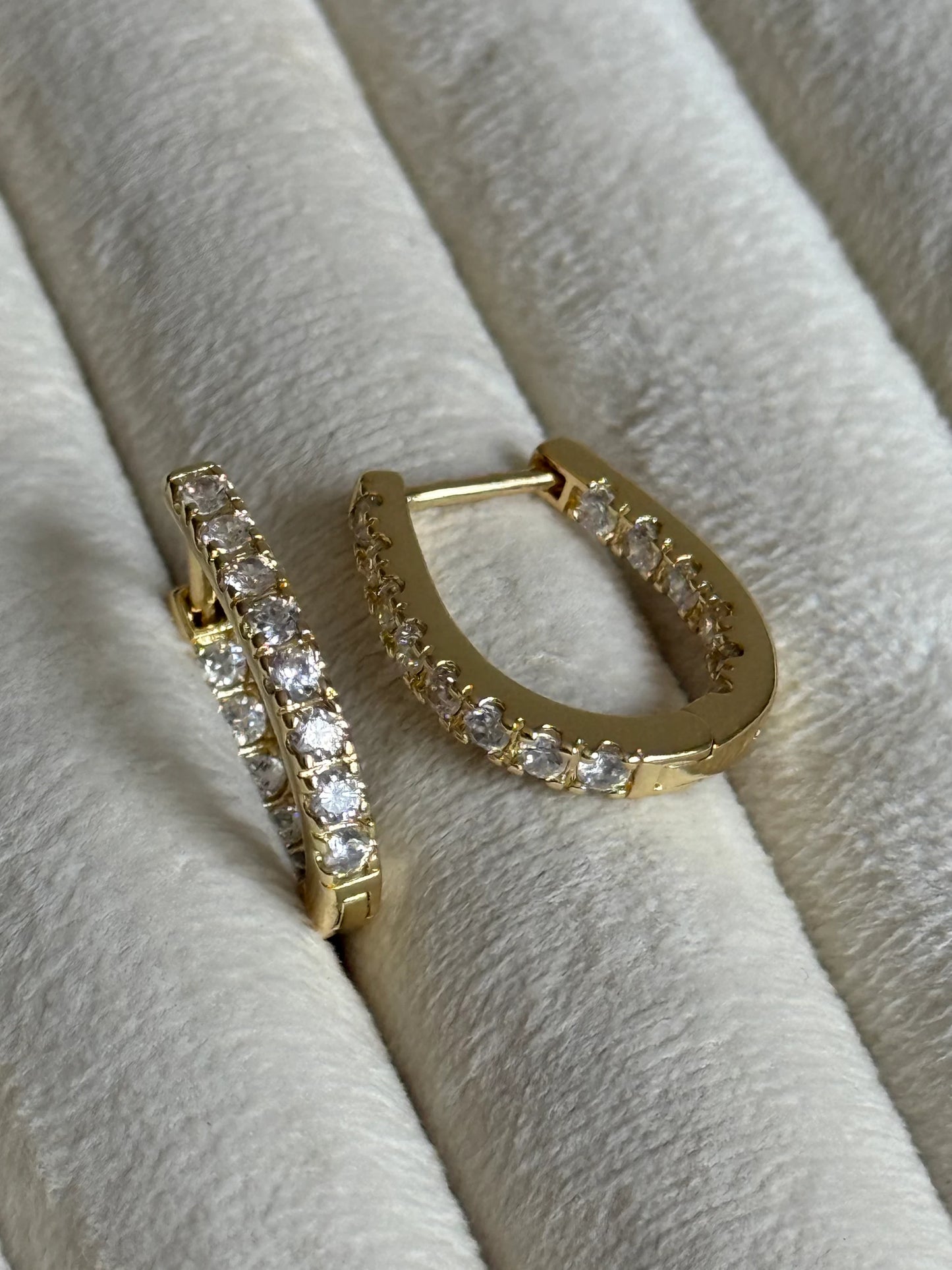 Gold Rengi Taşlı Kadın Küpe