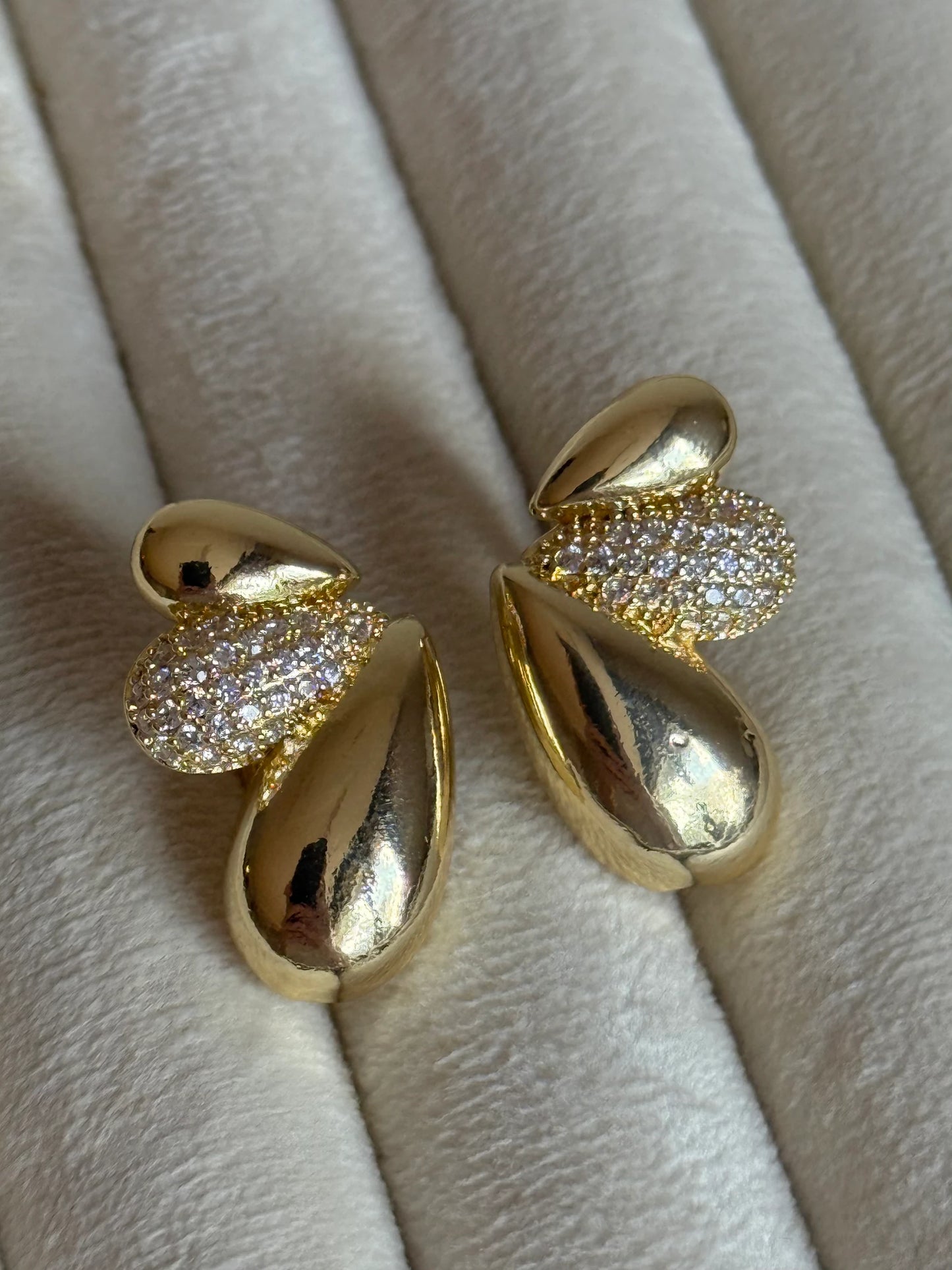Gold Rengi Üç Damla Model Kadın Küpe