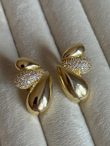 Gold Rengi Üç Damla Model Kadın Küpe