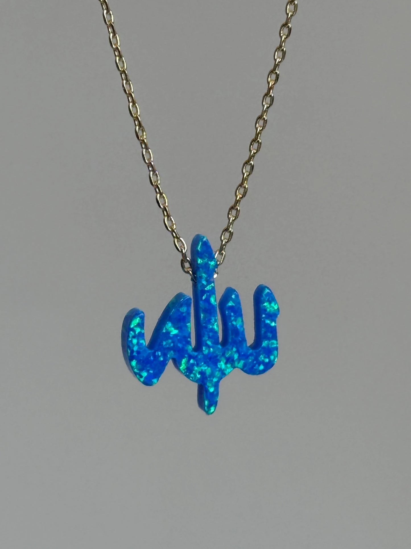 Gold Rengi Zincirli Opal Taşlı 'Allah' Yazılı Kadın Kolye