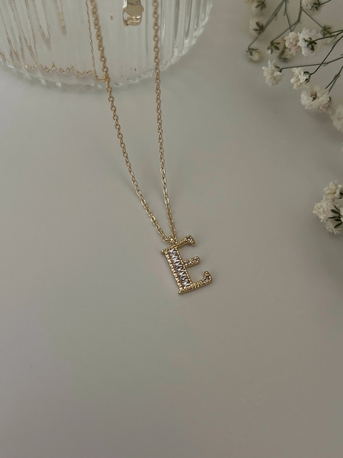 Gold Rengi Baget Zirkon Taş Detaylı Harf Kadın Kolye