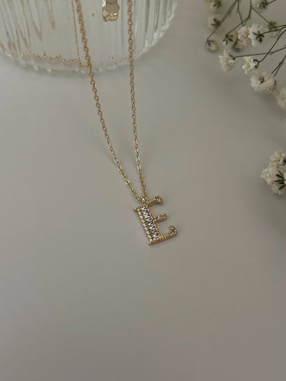 Gold Rengi Baget Zirkon Taş Detaylı Harf Kadın Kolye
