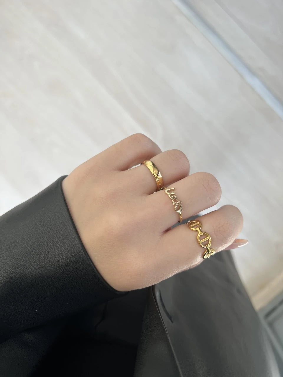 Gold Rengi Love Yazılı Kadın Yüzük