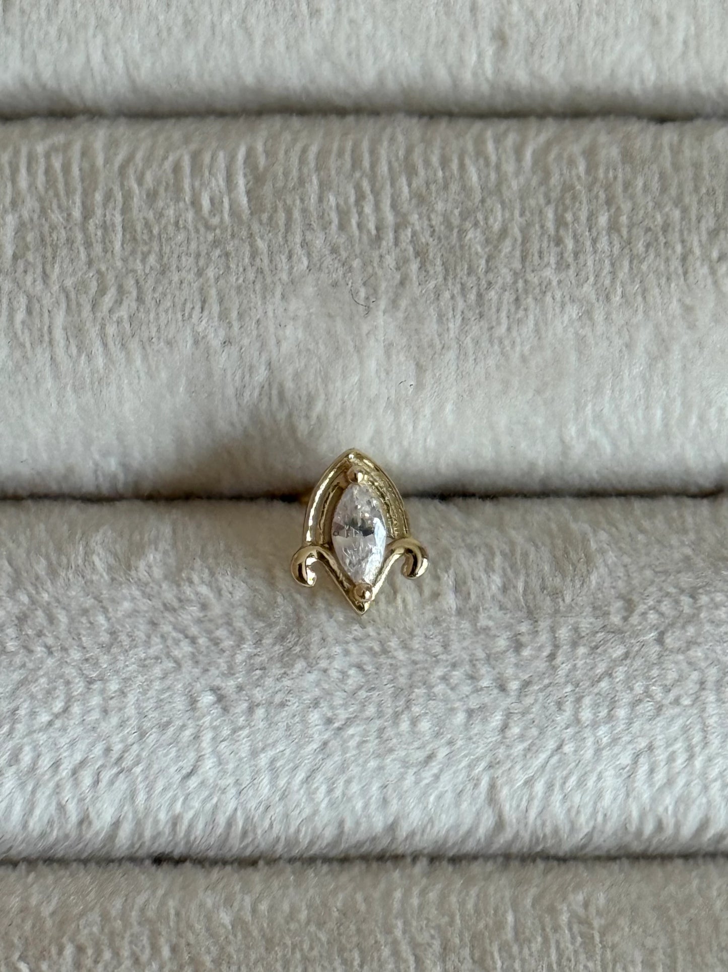 Gold Rengi 925 Ayar Gümüş Piercing