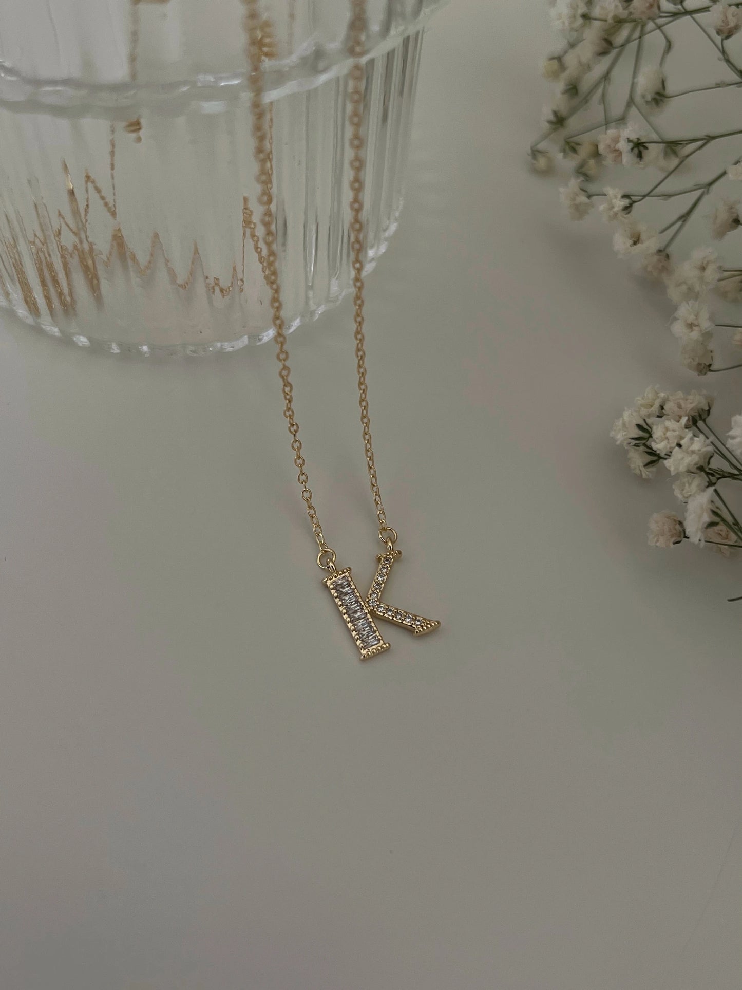 Gold Rengi Baget Zirkon Taş Detaylı Harf Kadın Kolye