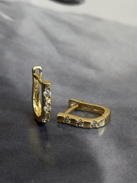 Gold Rengi Taşlı Kadın Küpe