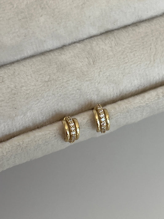 Gold Rengi Zirkon Taşlı Üç Sıra Kadın Minimal Küpe