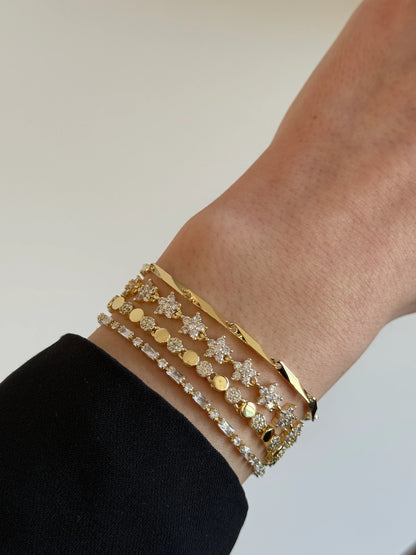 Gold Rengi Sıralı Çiçek Model Taşlı Kadın Bileklik