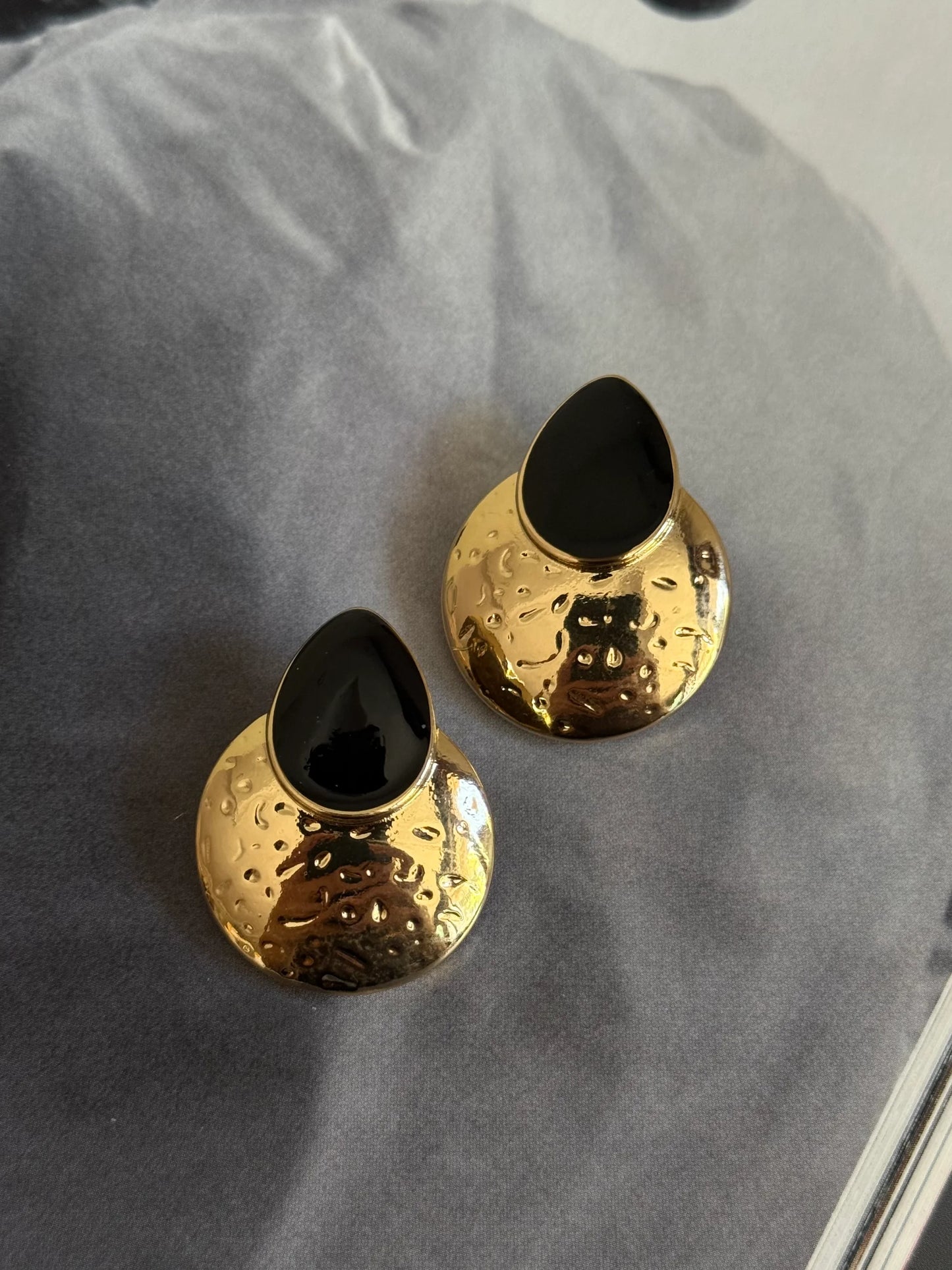 Gold Rengi Renkli Taşlı Küpe