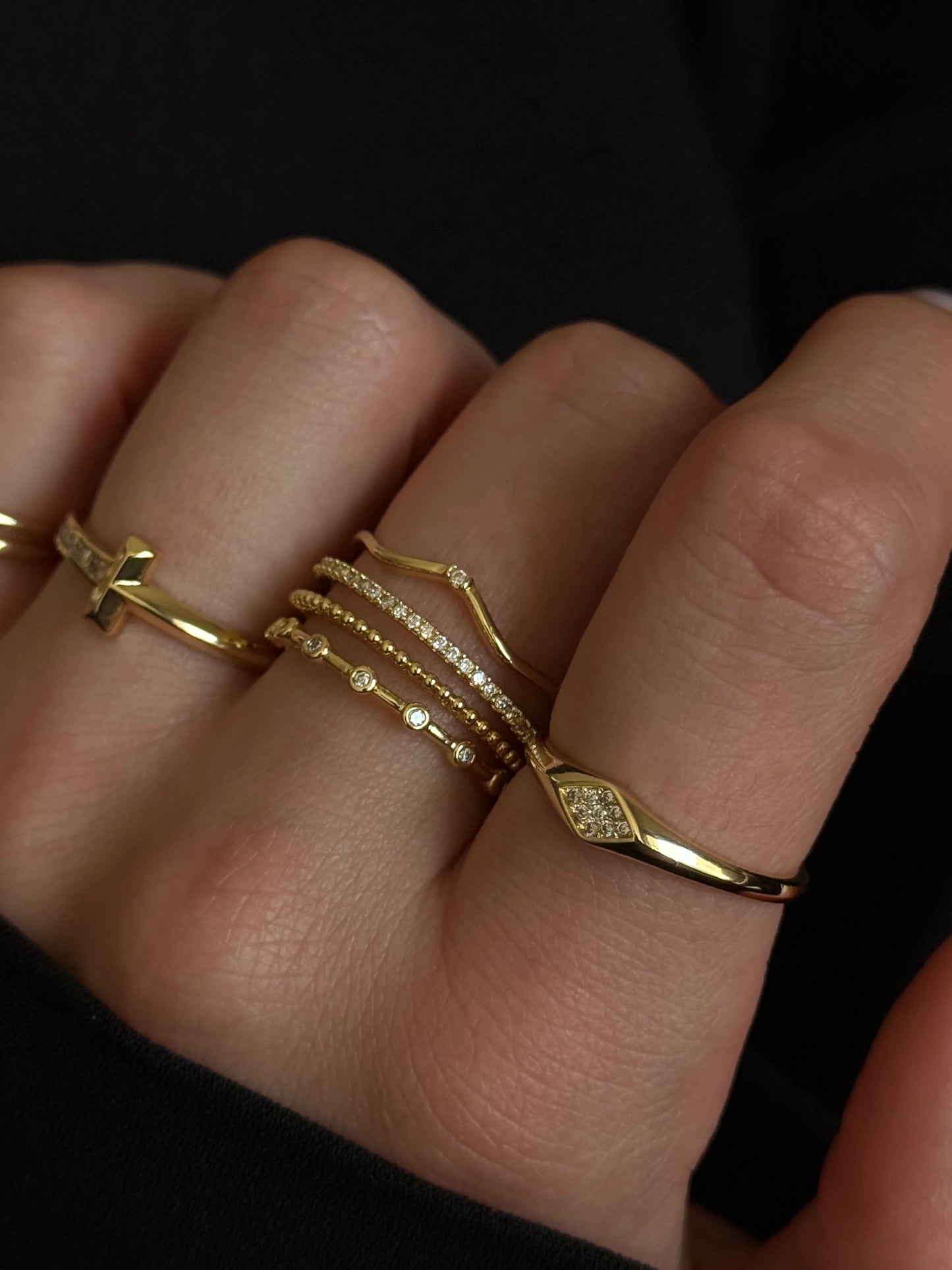 Gold Rengi Sıralı Yuvarlak Detaylı Dört Sıra Kadın Yüzük