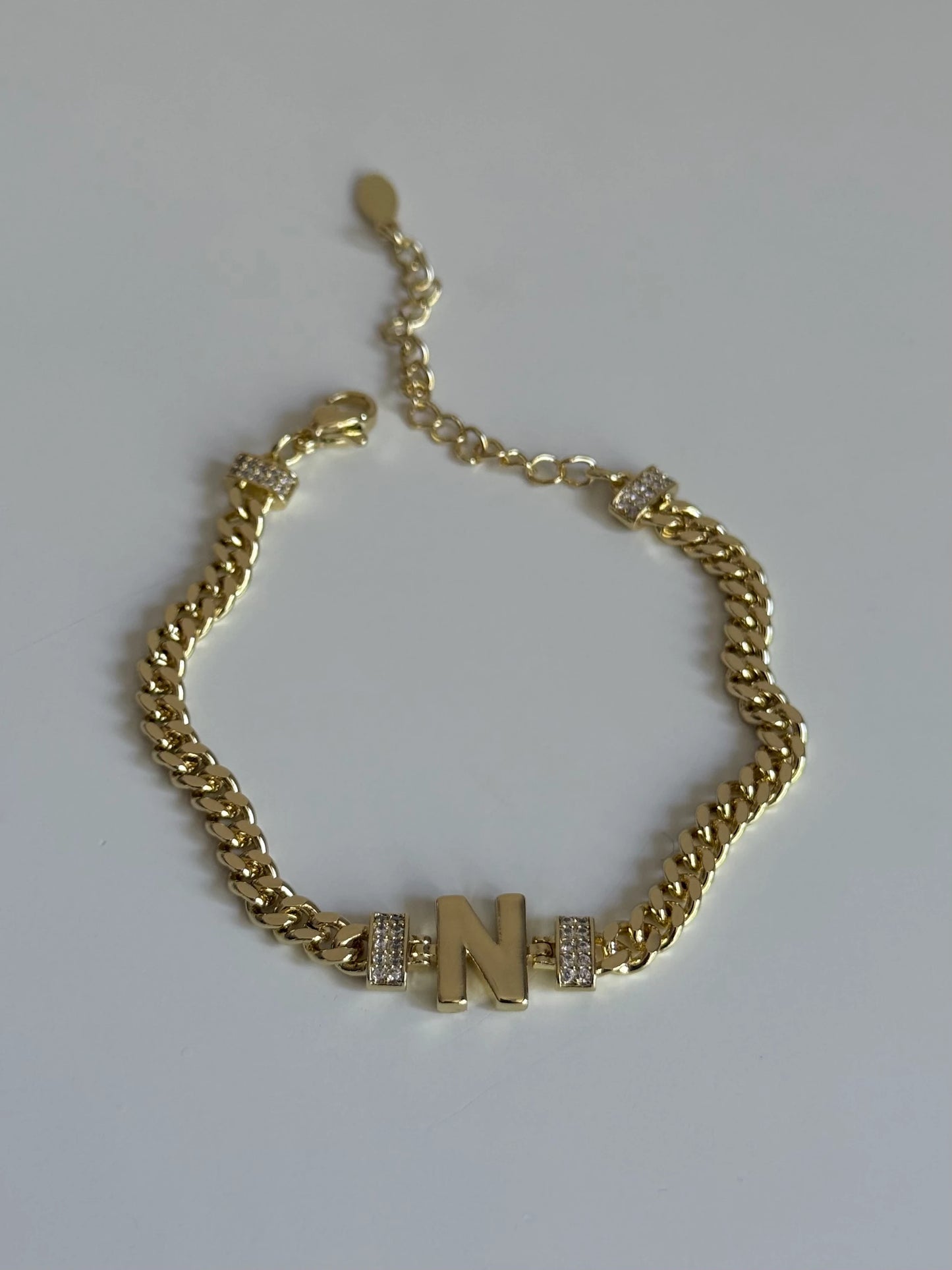 Gold Rengi Zincir Model Harfli Kadın Bileklik