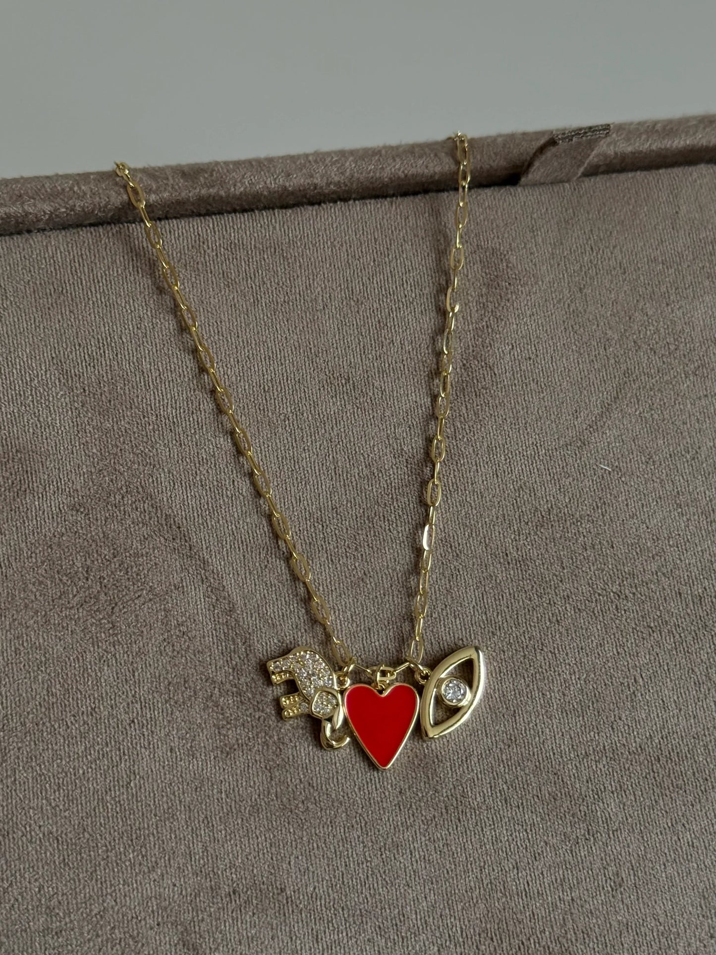 Gold Rengi Kırmızı Kalp & Fil & Göz Charm Kadın Kolye