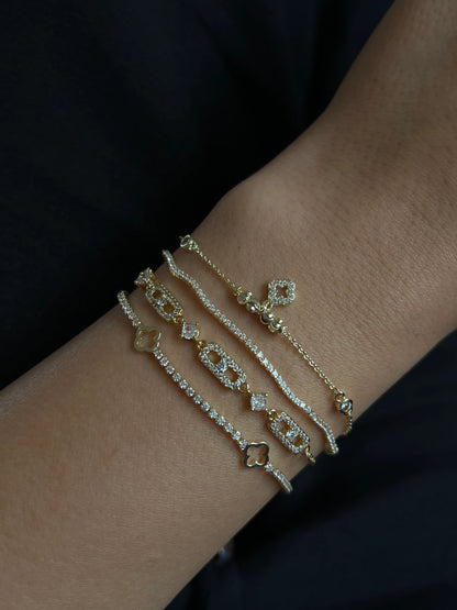 Gold Rengi Yonca Model Kadın Bileklik