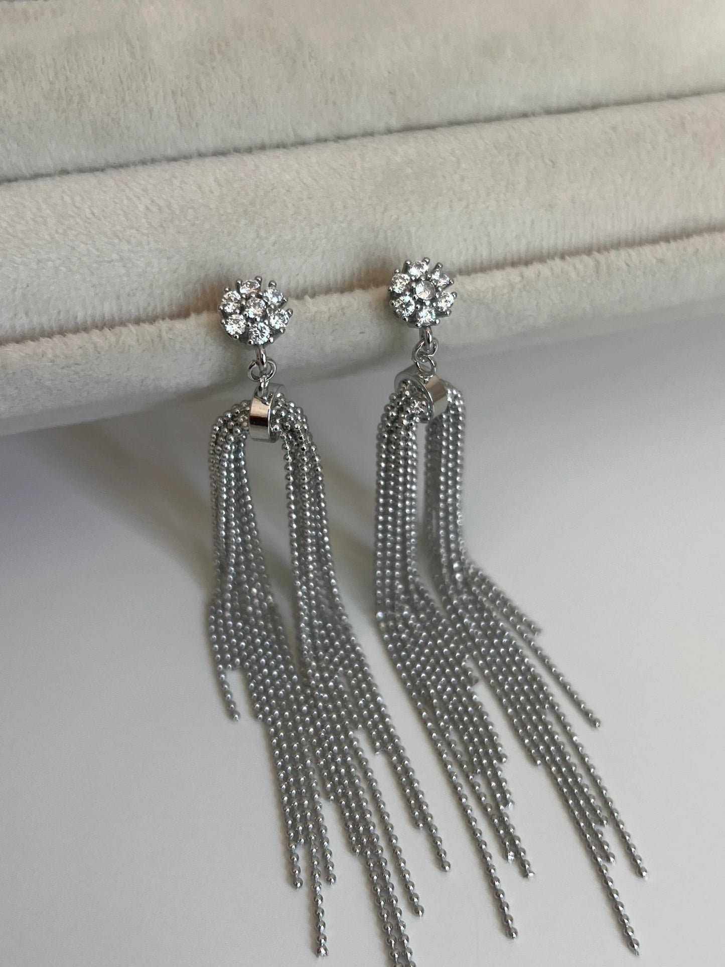 Çiçek Model Sallantılı Kadın Küpe