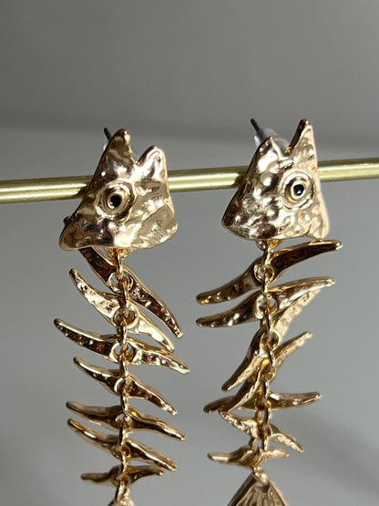 Gold Rengi Balık Model Kadın Küpe