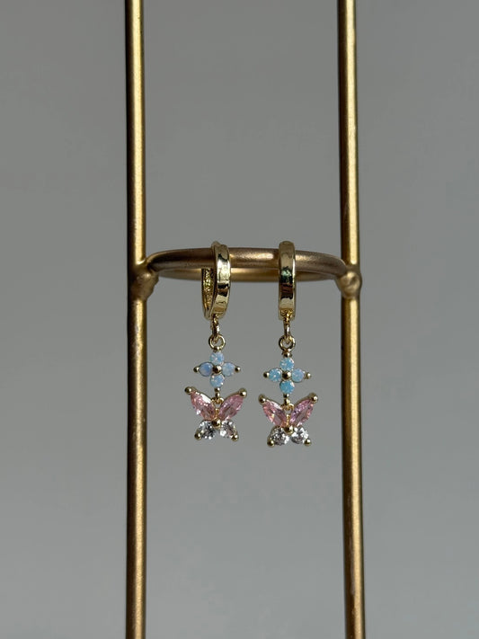 Gold Rengi Mavi&Pembe Taşlı Çiçek Ve Kelebek Sallantılı Kadın Küpe