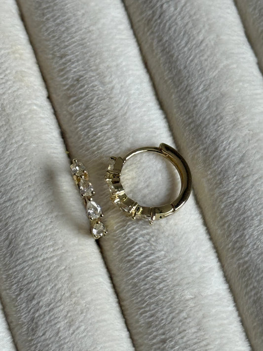 Gold Rengi Sıralı Damla Taşlı Xupıng Kadın Küpe