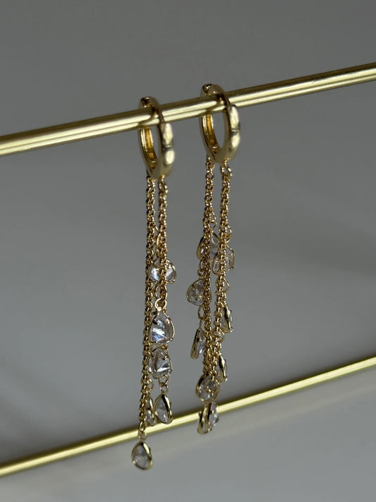 Gold Rengi Damla Taş Sallantılı Kadın Küpe