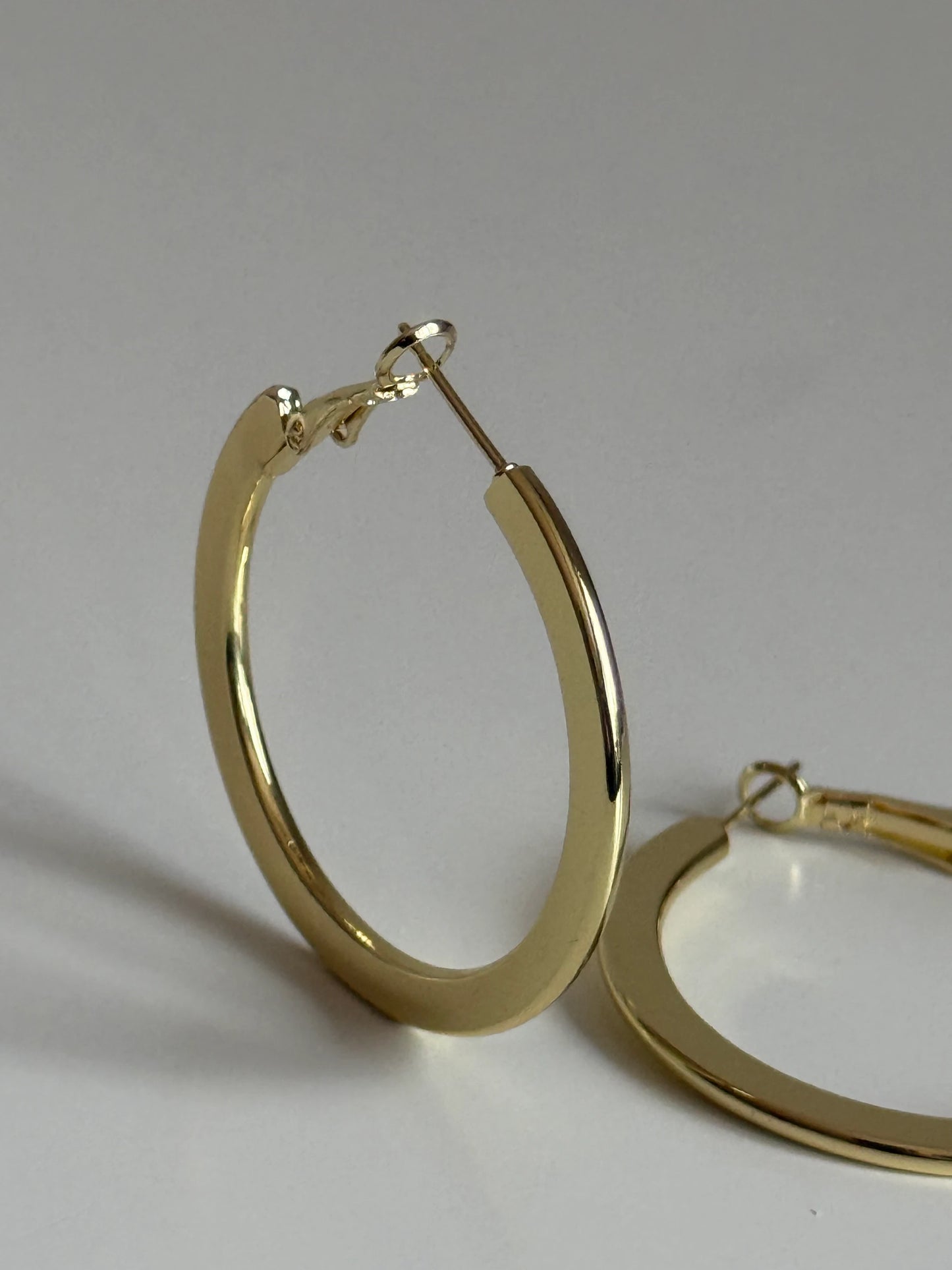 Gold Rengi Basık Halka Kadın Küpe