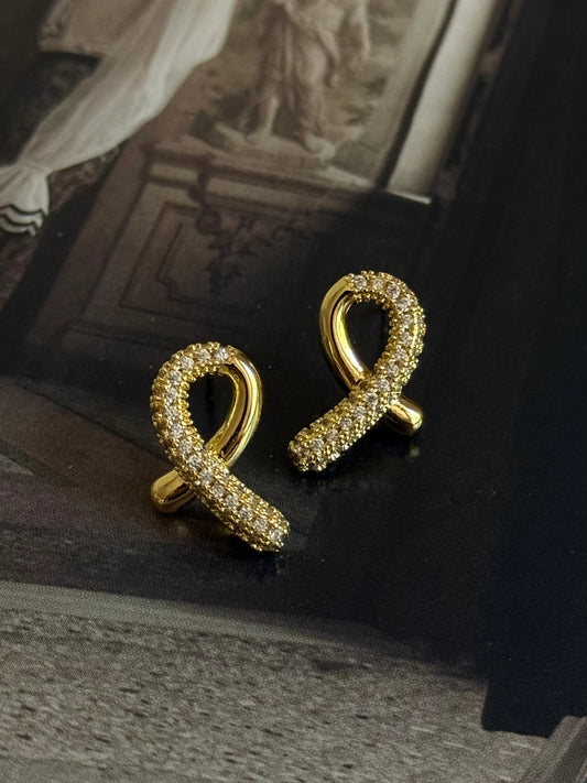 Gold Rengi Kıvrım Model Kadın Küpe
