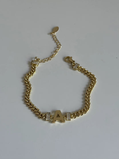 Gold Rengi Zincir Model Harfli Kadın Bileklik