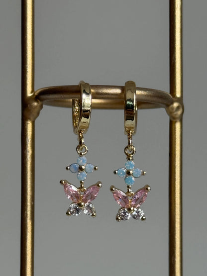 Gold Rengi Mavi&Pembe Taşlı Çiçek Ve Kelebek Sallantılı Kadın Küpe